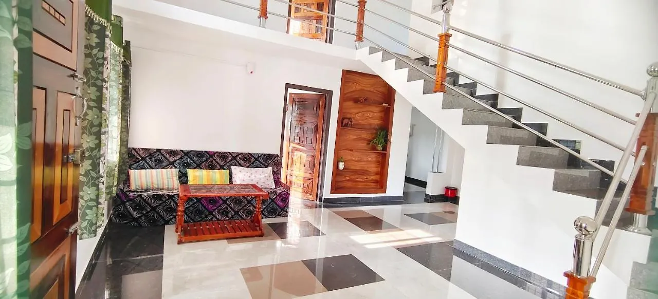 Johns Villa Szultán Bathery Homestay szállás